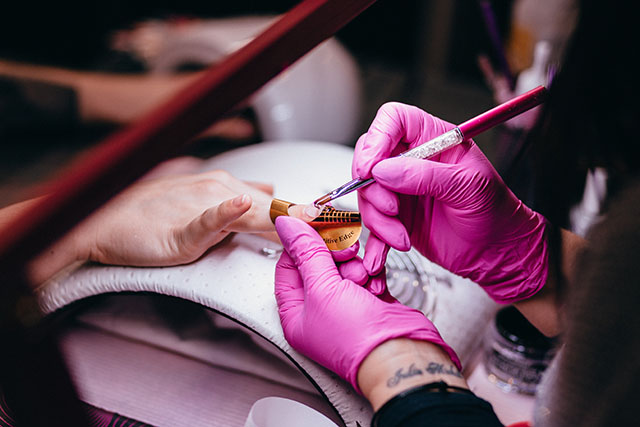 Nail salon scheduling software